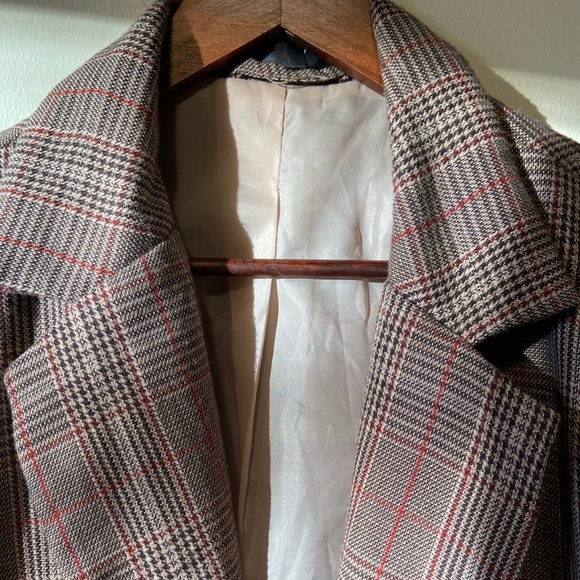 Blazer - Picture 2 of 4